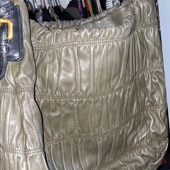 prada bag - Picture 2 of 4
